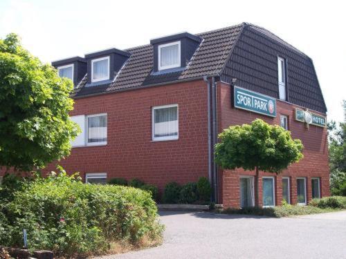 Sportpark Hotel Isernhagen Esterno foto