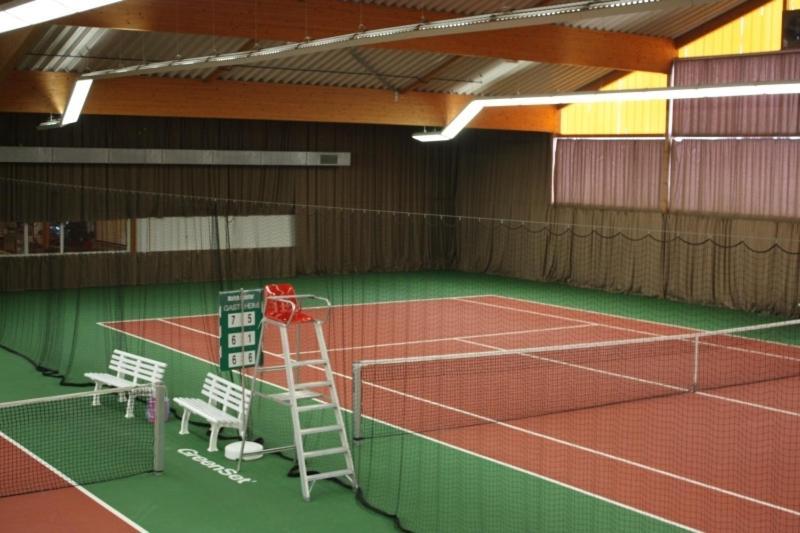 Sportpark Hotel Isernhagen Esterno foto